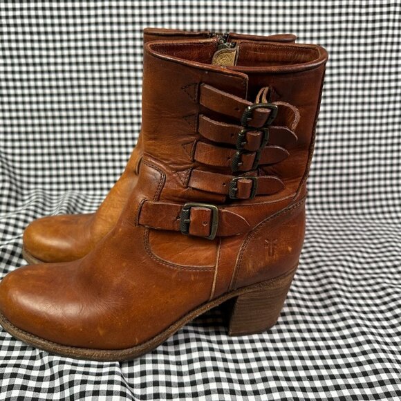 Frye Kelly Belted Buckle Cognac Brown Red Leather Heeled Boots Womens Size 9 - Picture 3 of 8
